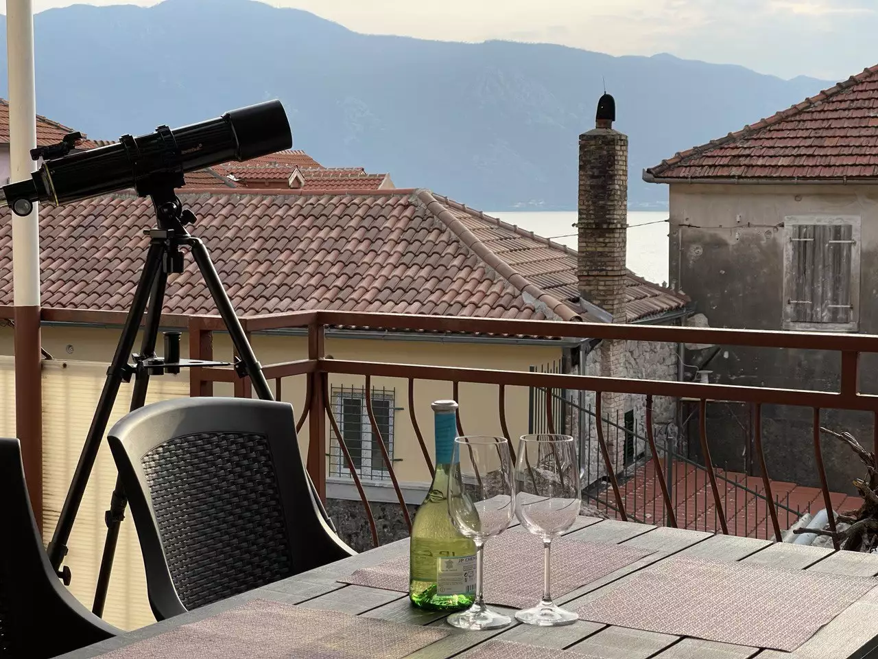 House 105m² in Montenegro, Risan. Priced at 240000€ rent photo-2