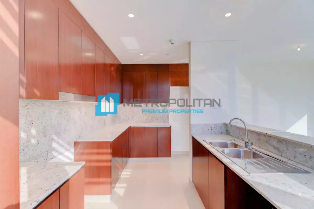 Flat 232m² in UAE, Dubai. Priced at 1123720€ rent photo-4