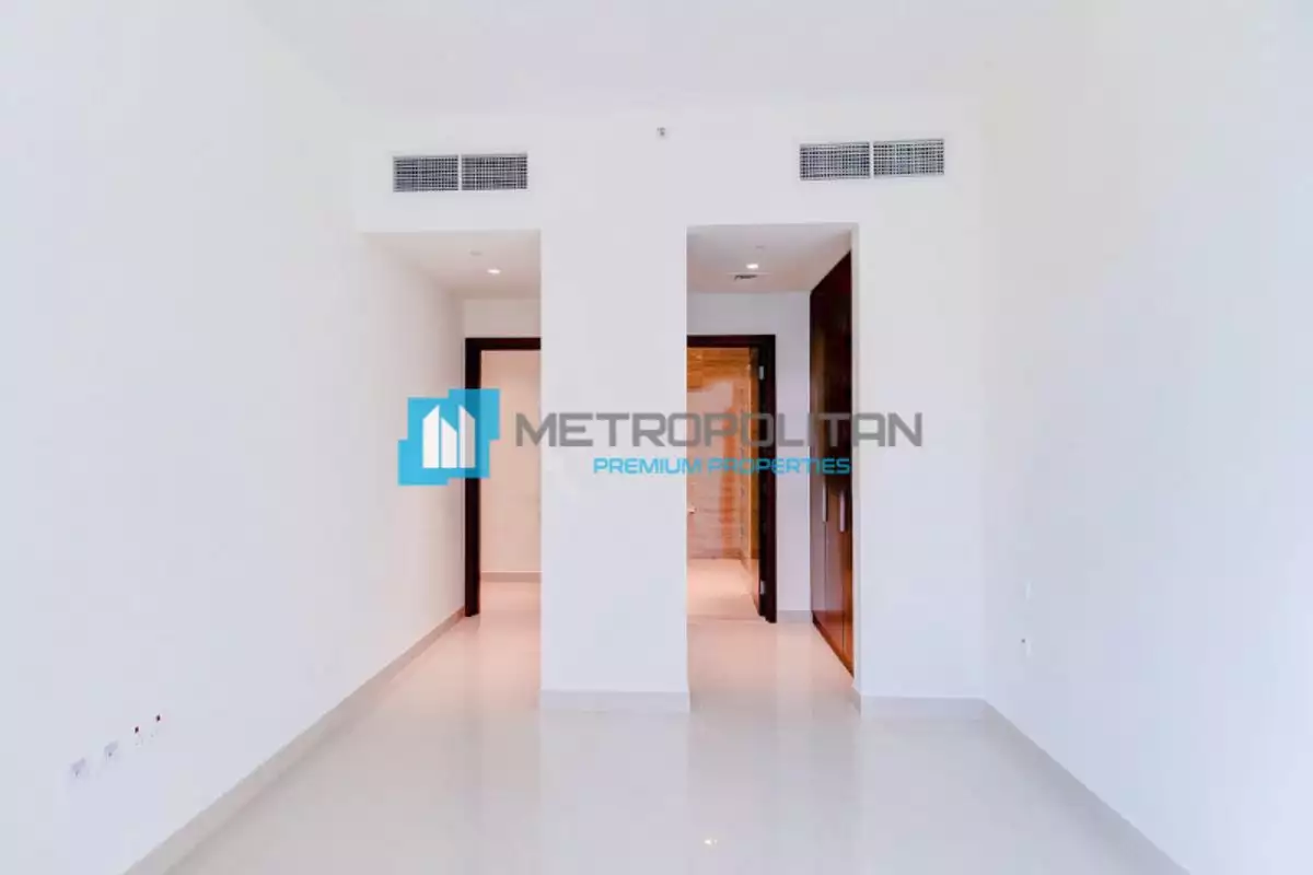 Flat 232m² in UAE, Dubai. Priced at 1123720€ rent photo-7