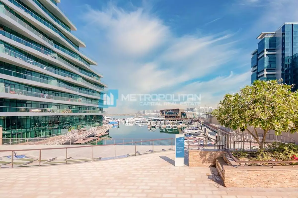 Flat 70m² in UAE, Abu Dhabi. Priced at 336739€ rent photo-3