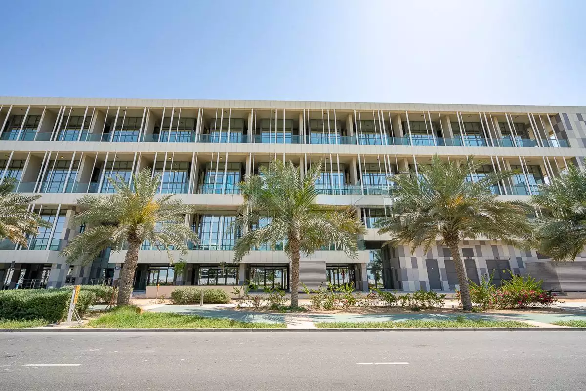 Flat 92m² in UAE, Abu Dhabi. Priced at 310676€ rent photo-1
