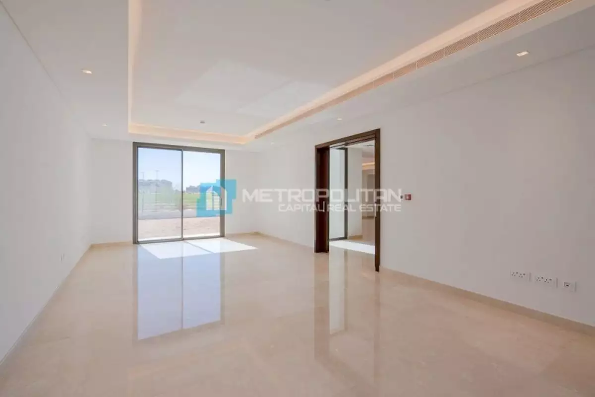 Villa 622m² in UAE, Abu Dhabi. Priced at 2497155€ rent photo-9