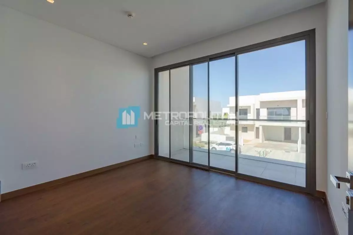 Villa 622m² in UAE, Abu Dhabi. Priced at 2497155€ rent photo-25