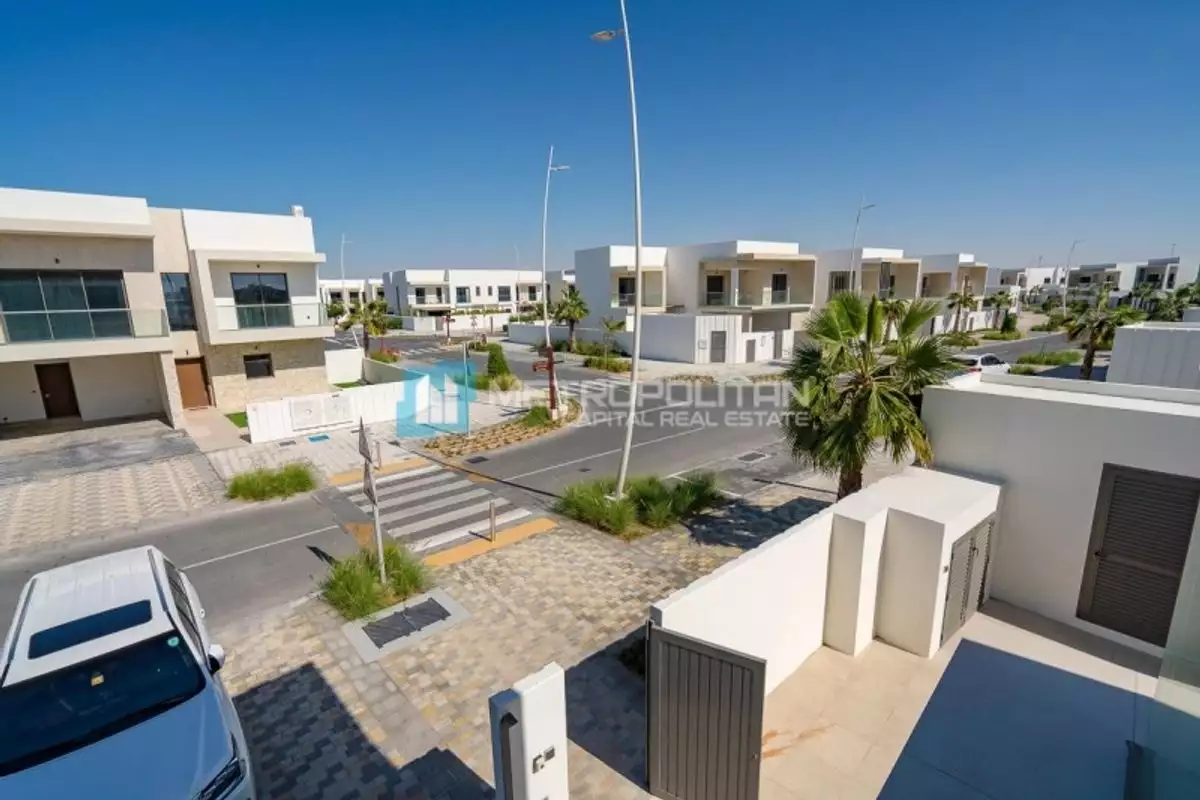 Villa 622m² in UAE, Abu Dhabi. Priced at 2497155€ rent photo-28