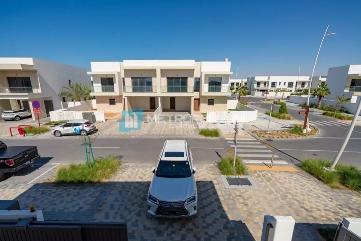 Villa 622m² in UAE, Abu Dhabi. Priced at 2497155€ rent photo-30