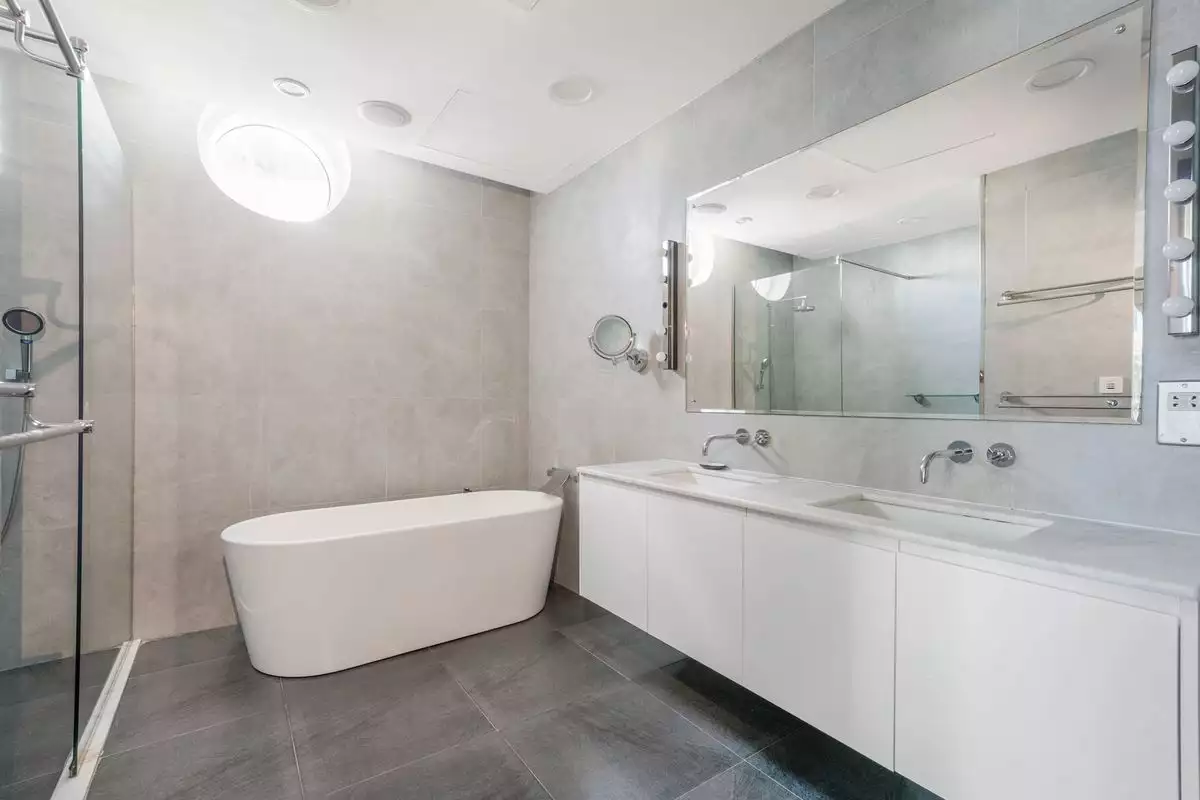 Flat 227m² in UAE, Dubai. Priced at 1559829€ rent photo-22