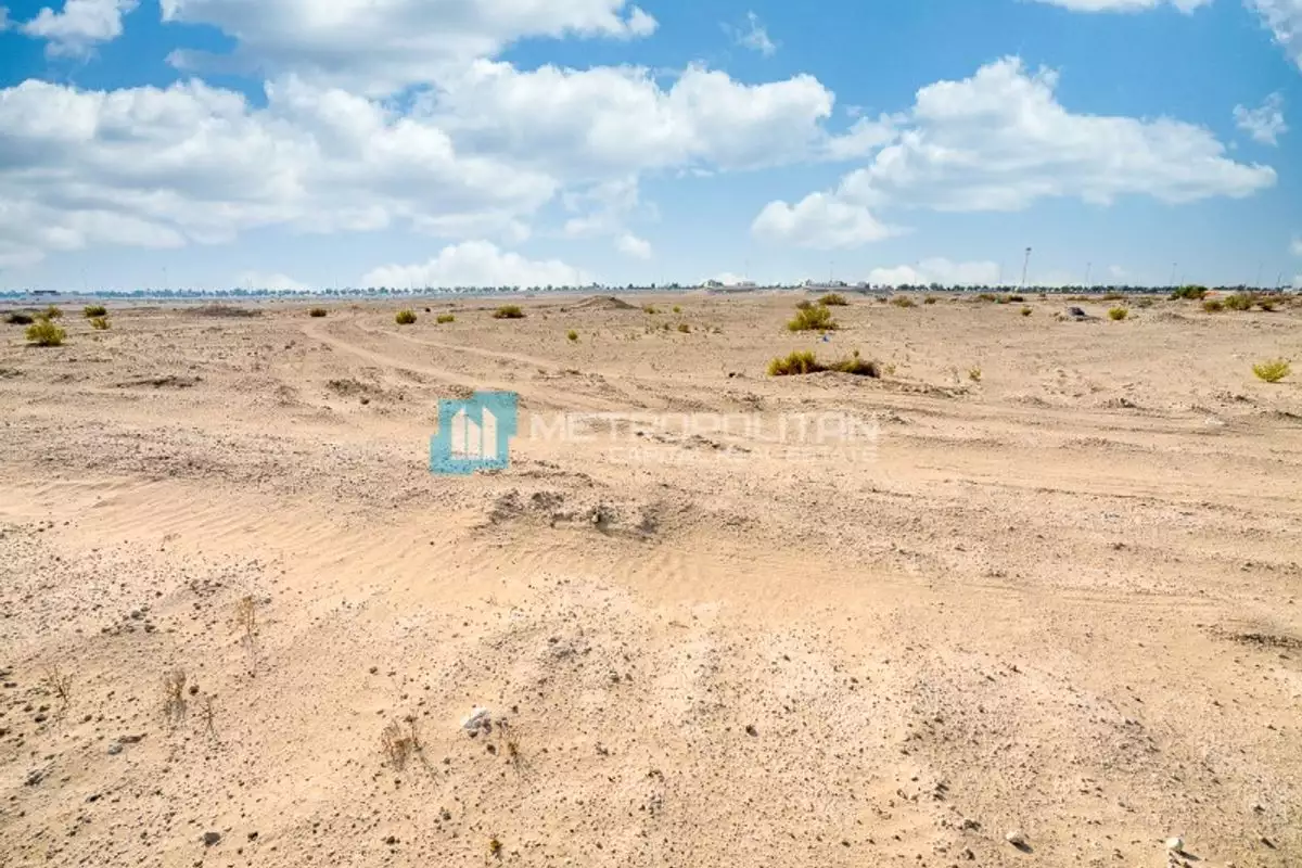Land 2941m² in UAE, Abu Dhabi. Priced at 2996586€ rent photo-8