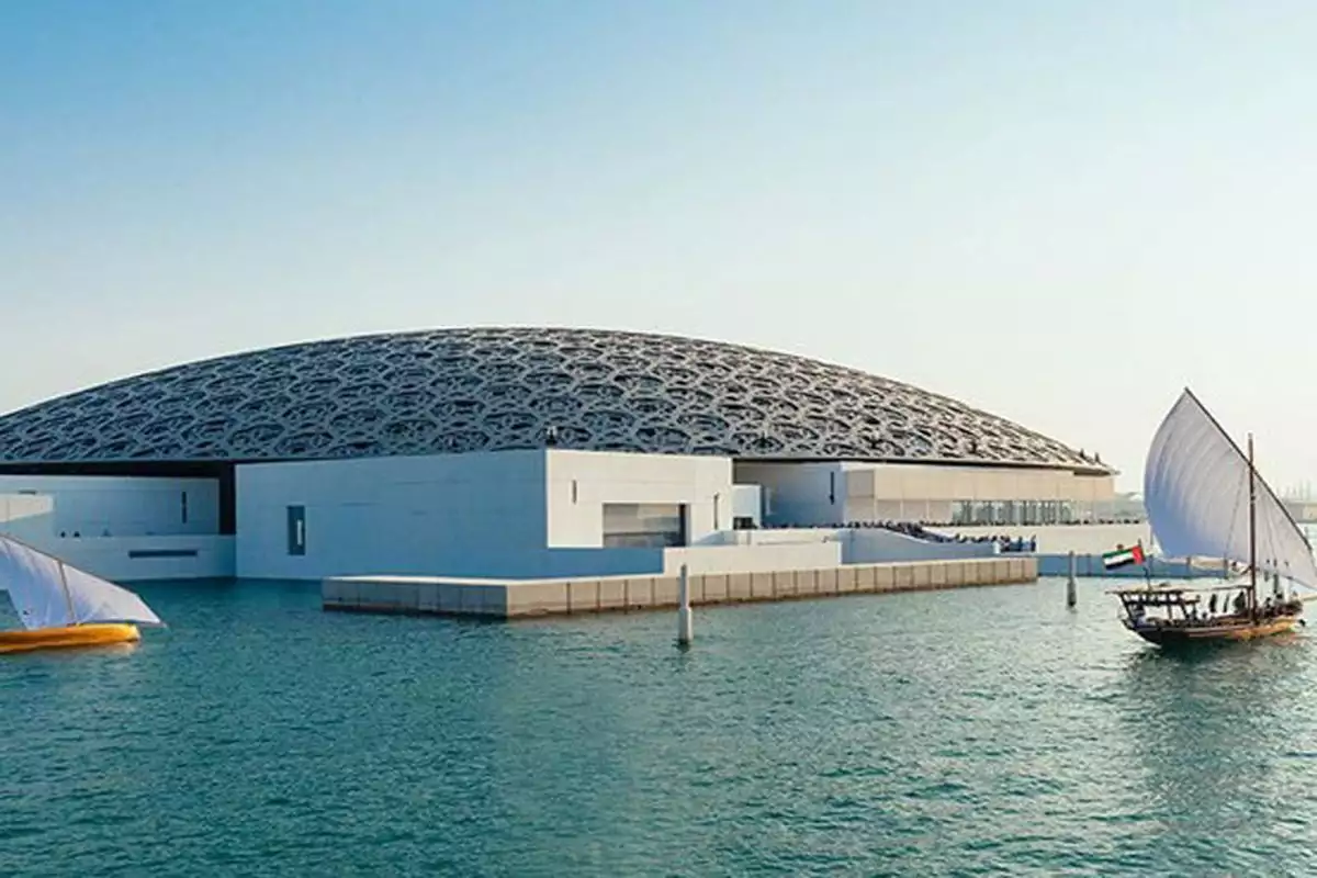 Land 1121m² in UAE, Abu Dhabi. Priced at 2013301€ rent photo-9