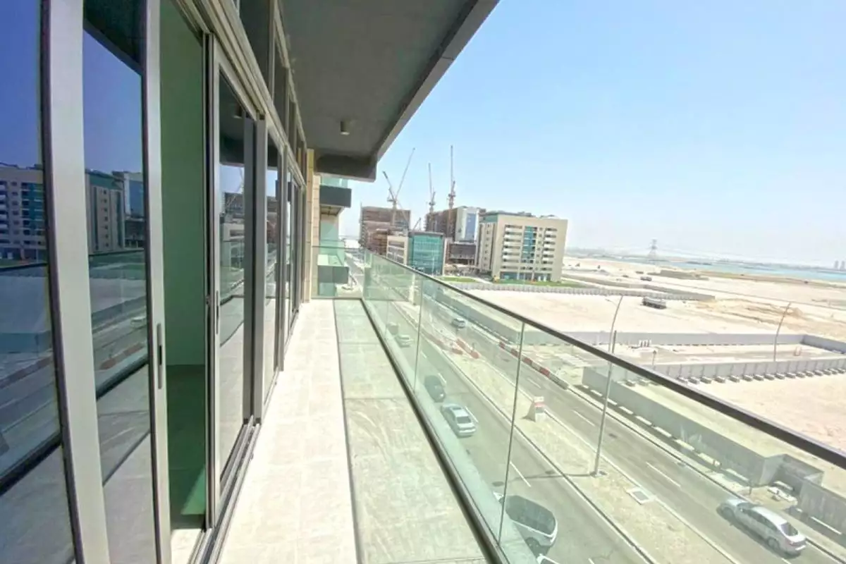 Flat 84m² in UAE, Abu Dhabi. Priced at 358342€ rent photo-3