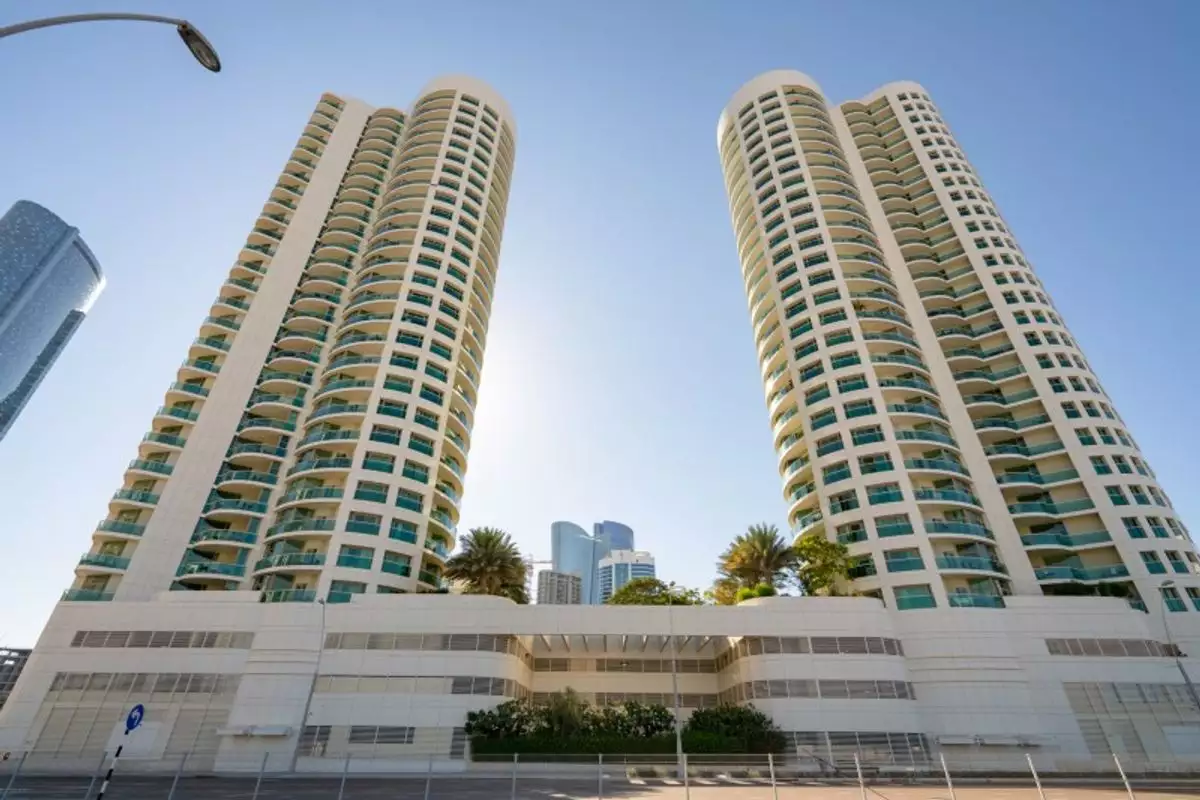 Flat 94m² in UAE, Abu Dhabi. Priced at 307150€ rent photo-2