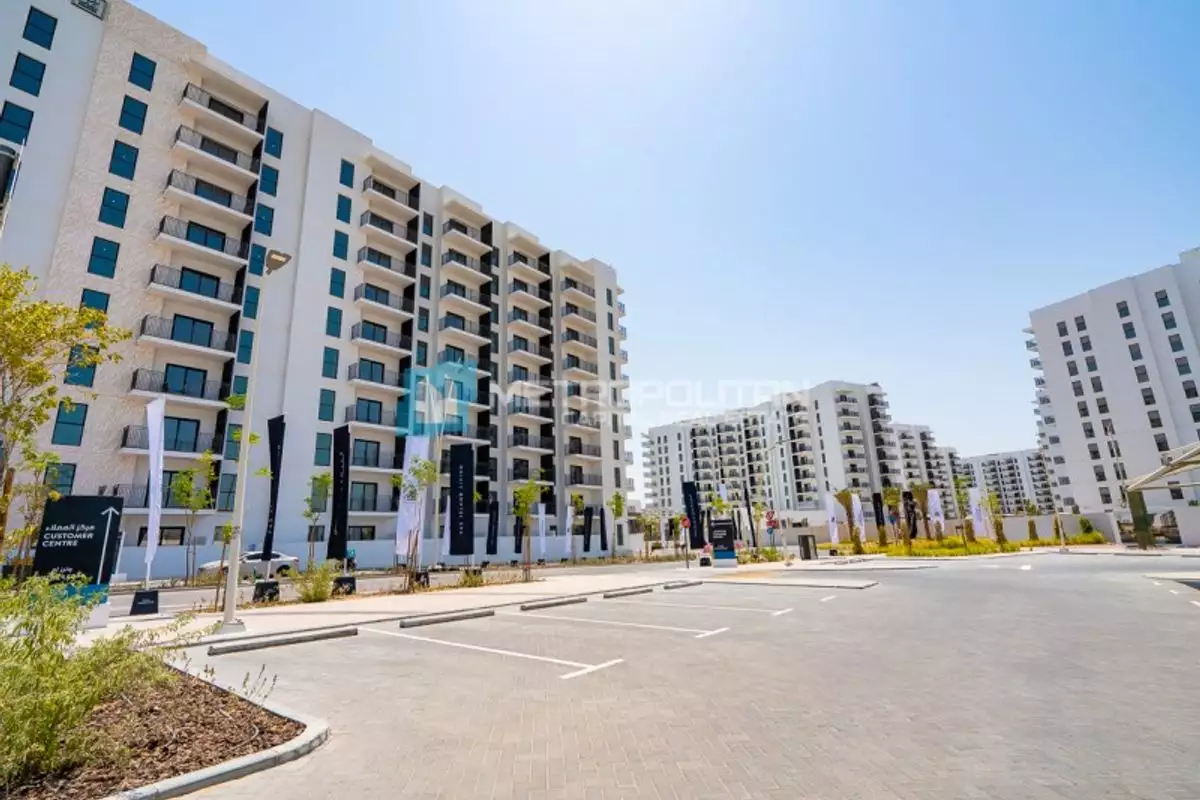 Flat 100m² in UAE, Abu Dhabi. Priced at 374573€ rent photo-2