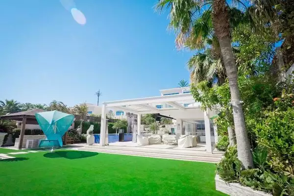 Villa 465m² in UAE, Abu Dhabi. Priced at 9988620€ rent photo-5