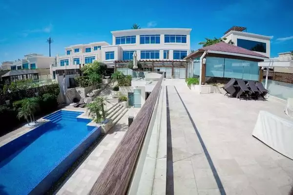 Villa 465m² in UAE, Abu Dhabi. Priced at 9988620€ rent photo-12