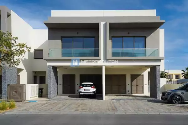 Townhouse 217m² in UAE, Abu Dhabi. Priced at 749146€ rent photo-2