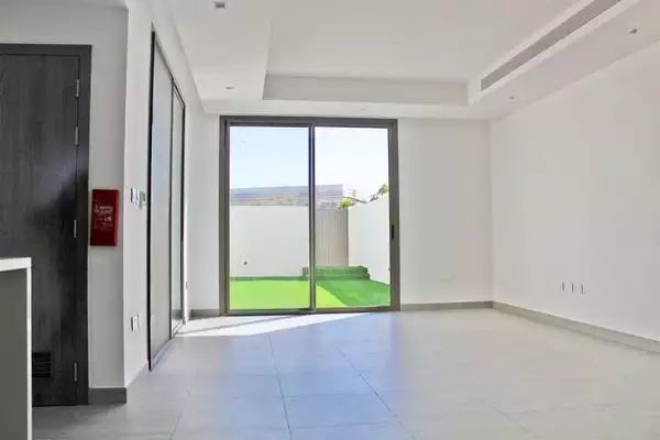 Townhouse 217m² in UAE, Abu Dhabi. Priced at 749146€ rent photo-3
