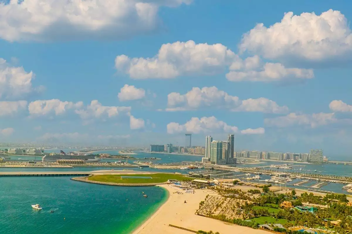 Flat 148m² in UAE, Dubai. Priced at 2122582€ rent photo-3