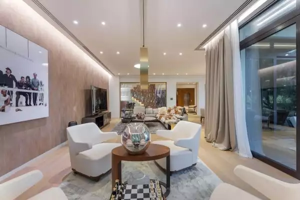 Villa 656m² in UAE, Dubai. Priced at 16518680€ rent photo-14