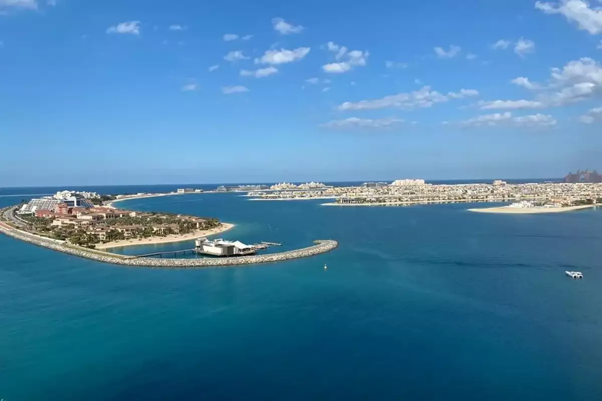 Flat 178m² in UAE, Dubai. Priced at 1623151€ rent photo-1