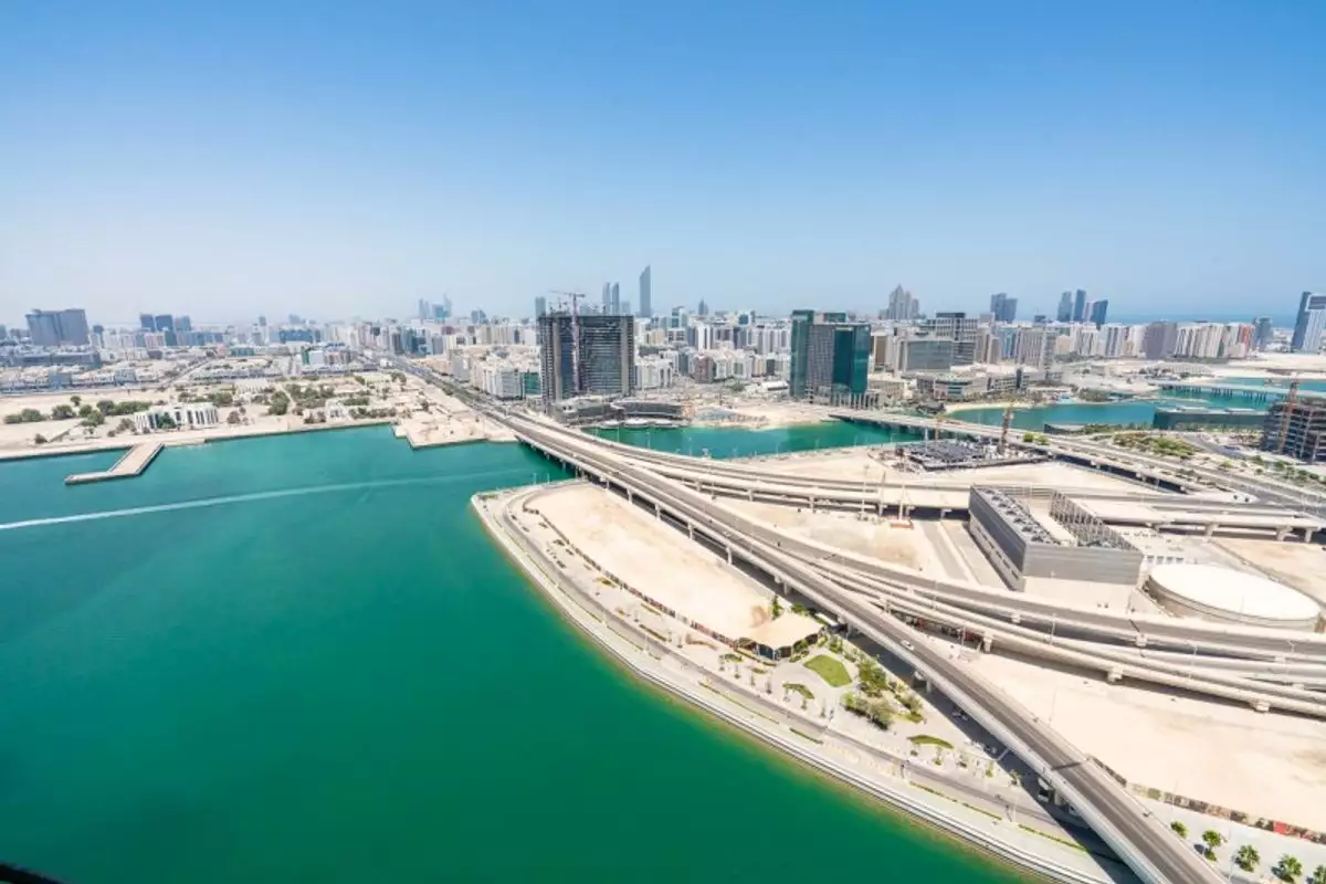 Flat 140m² in UAE, Abu Dhabi. Priced at 474459€ rent photo-16