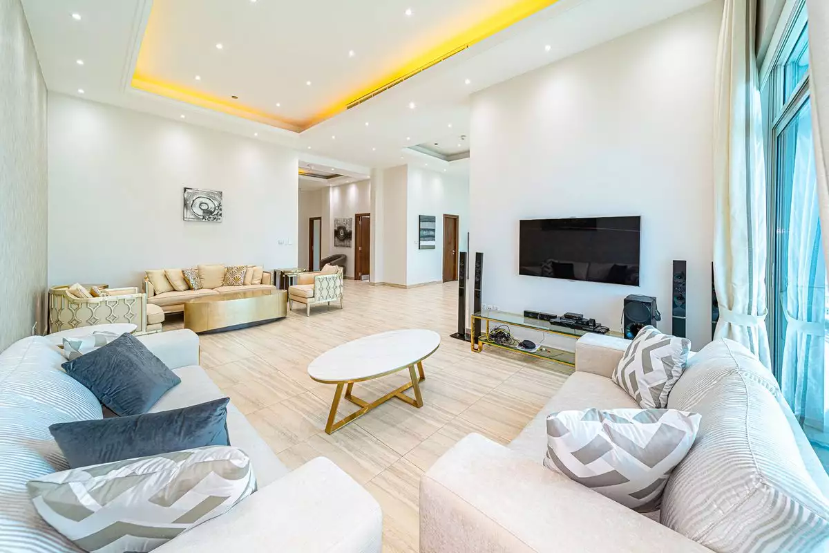 Flat 421m² in UAE, Dubai. Priced at 1877707€ rent photo-1