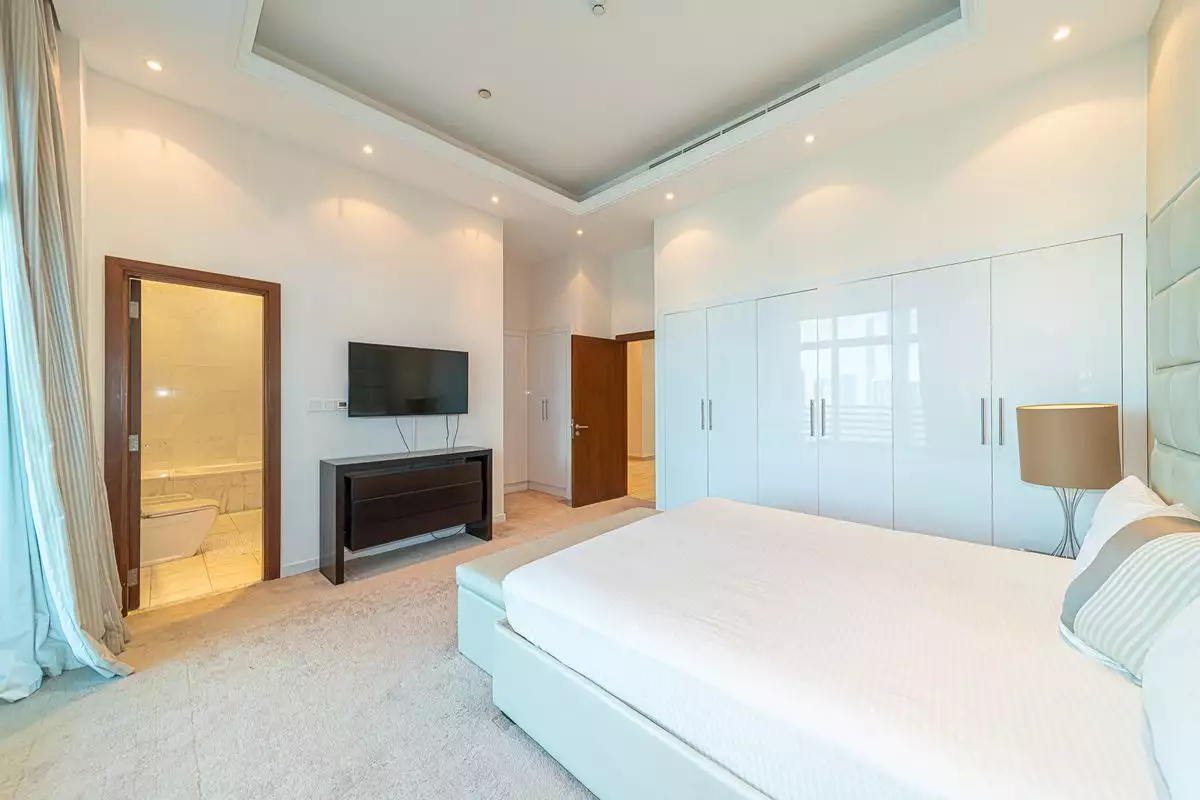 Flat 421m² in UAE, Dubai. Priced at 1877707€ rent photo-8