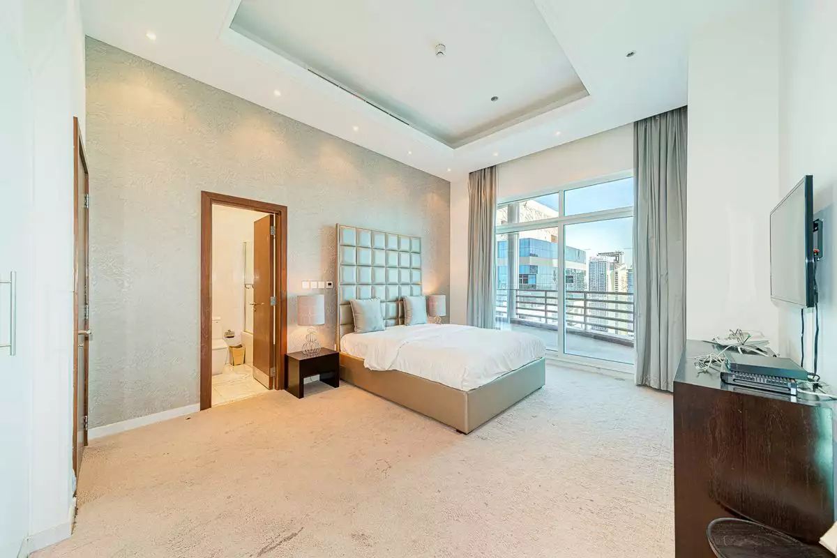 Flat 421m² in UAE, Dubai. Priced at 1877707€ rent photo-11