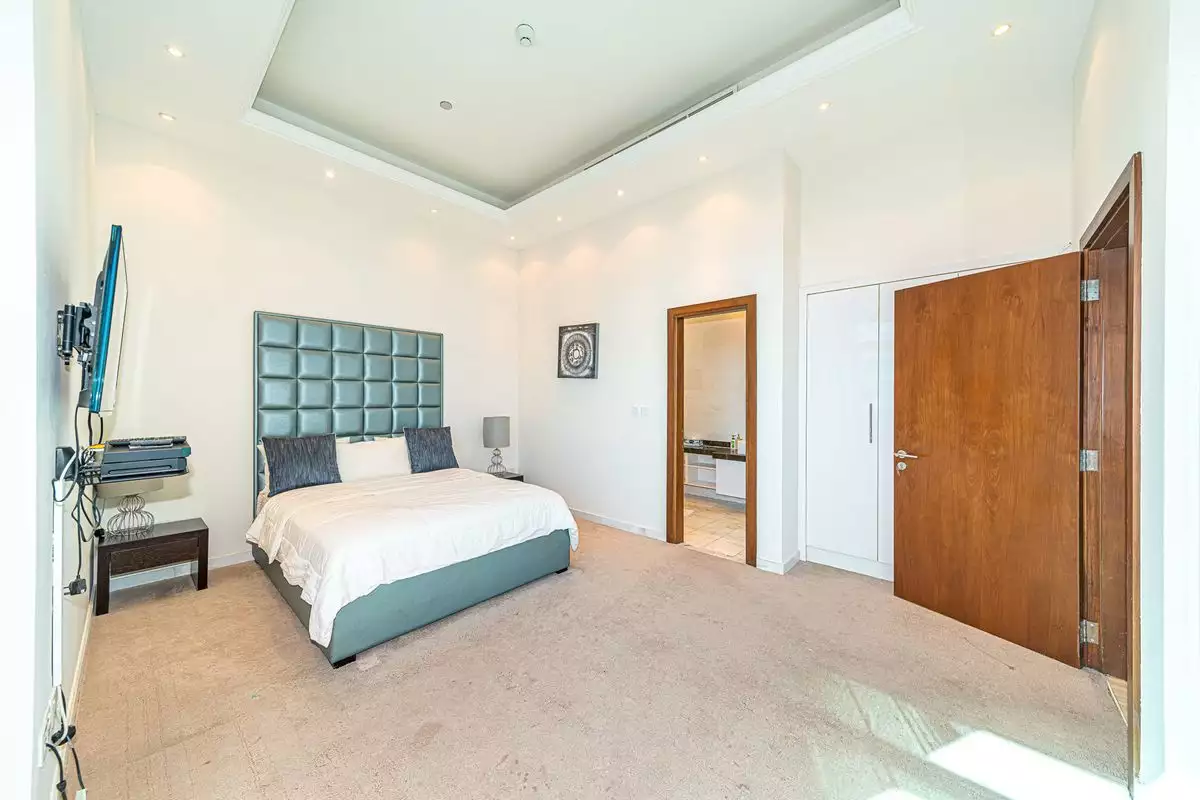 Flat 421m² in UAE, Dubai. Priced at 1877707€ rent photo-12