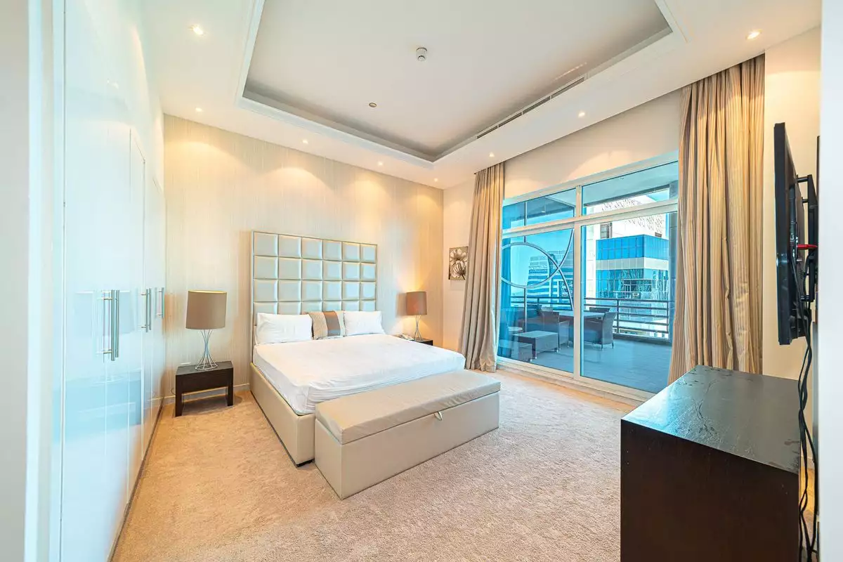 Flat 421m² in UAE, Dubai. Priced at 1877707€ rent photo-13