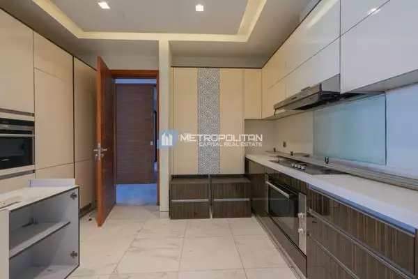 Villa 784m² in UAE, Abu Dhabi. Priced at 5022737€ rent photo-16