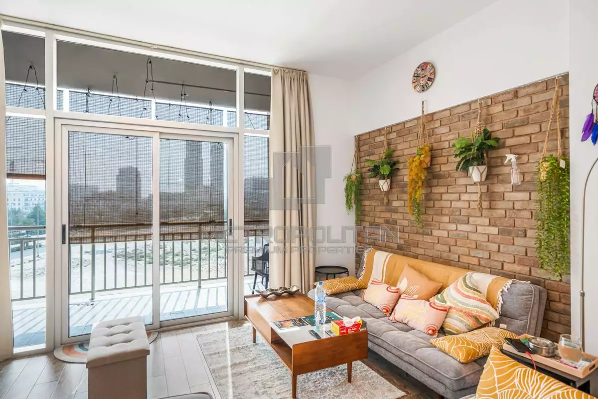 Flat 120m² in UAE, Dubai. Priced at 286684€ rent photo-3