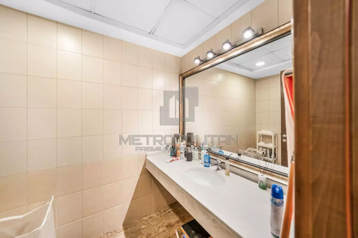 Flat 120m² in UAE, Dubai. Priced at 286684€ rent photo-21