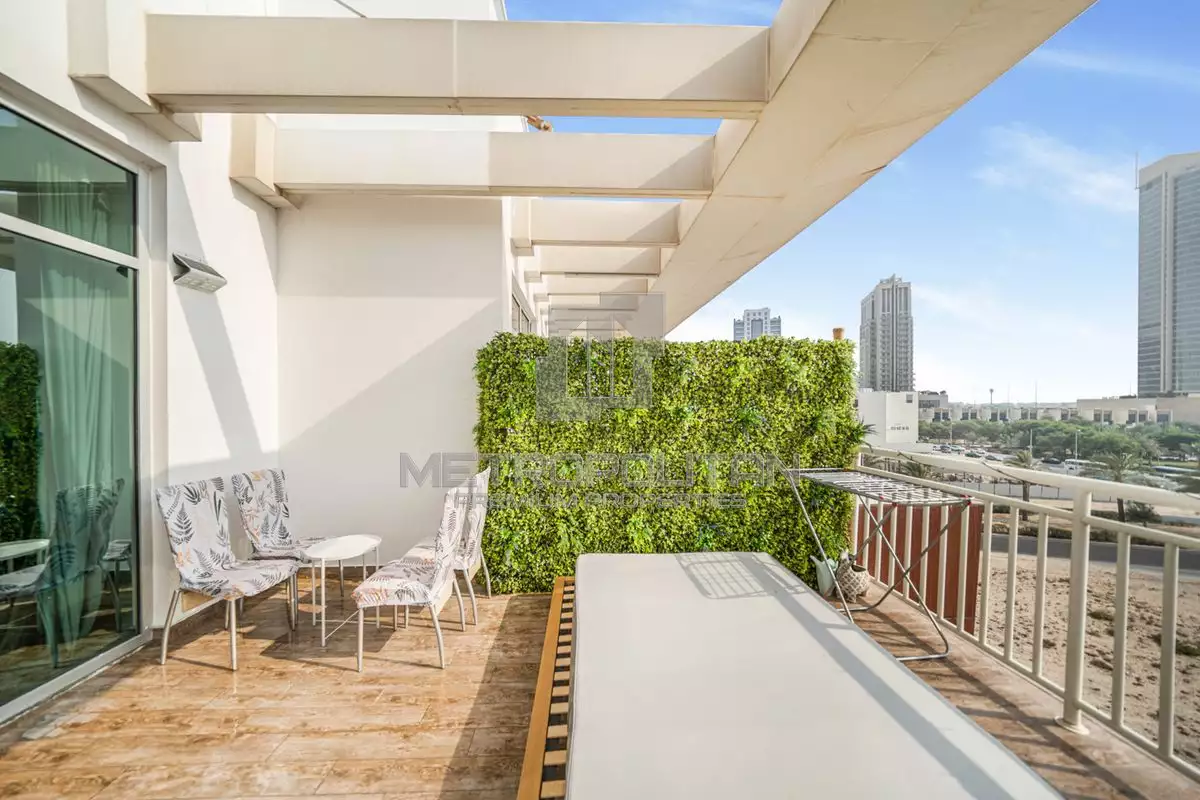 Flat 120m² in UAE, Dubai. Priced at 286684€ rent photo-24
