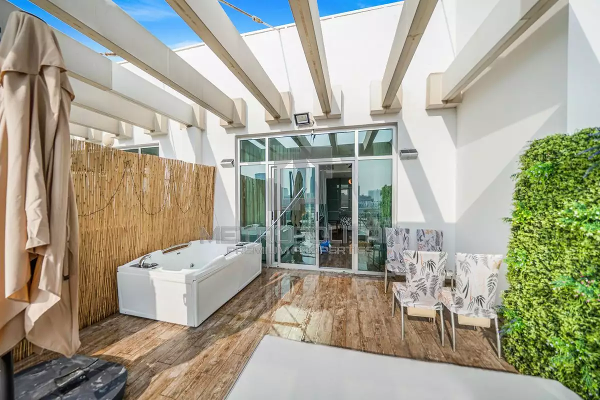 Flat 120m² in UAE, Dubai. Priced at 286684€ rent photo-25