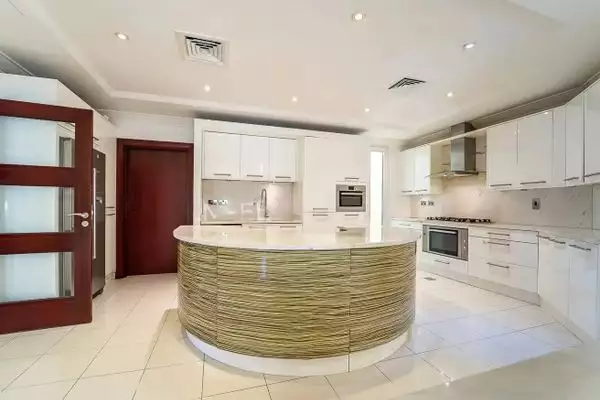 Villa 604m² in UAE, Dubai. Priced at 4869452€ rent photo-11