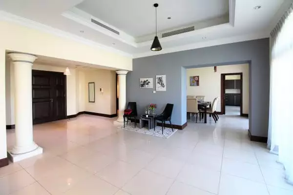 Flat 446m² in UAE, Dubai. Priced at 1498293€ rent photo-2