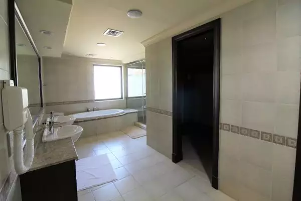 Flat 446m² in UAE, Dubai. Priced at 1498293€ rent photo-13