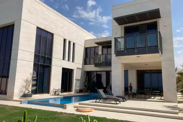 Villa 849m² in UAE, Abu Dhabi. Priced at 9988620€ rent photo-2