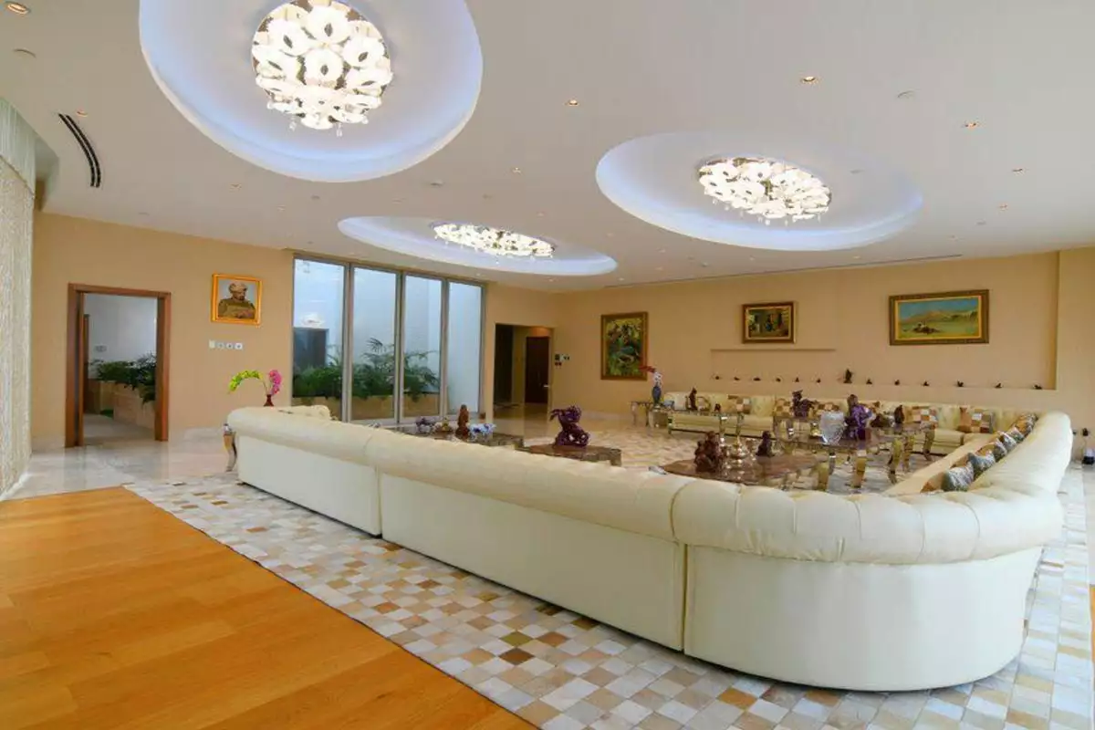 Flat 850m² in UAE, Abu Dhabi. Priced at 2260231€ rent photo-4