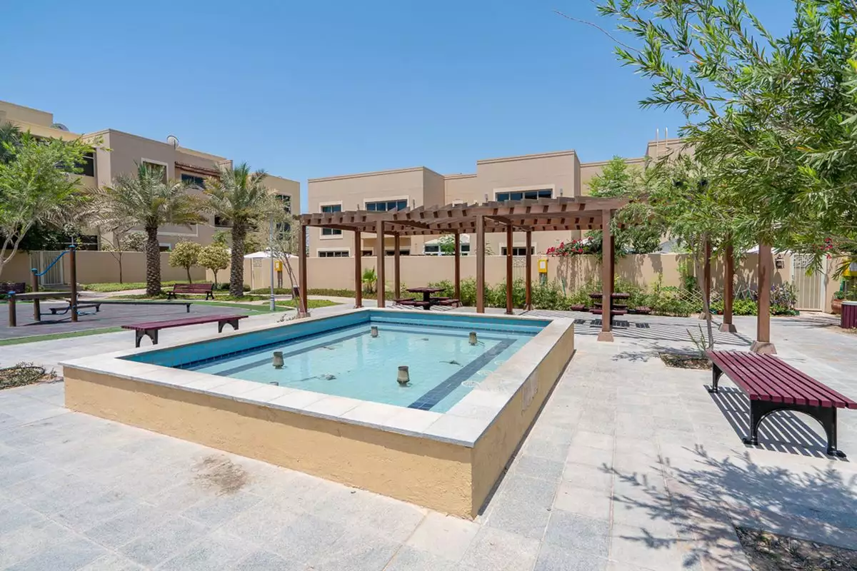 Villa 640m² in UAE, Abu Dhabi. Priced at 1132482€ rent photo-9