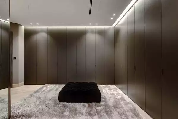 Flat 1765m² in UAE, Dubai. Priced at 44948790€ rent photo-12