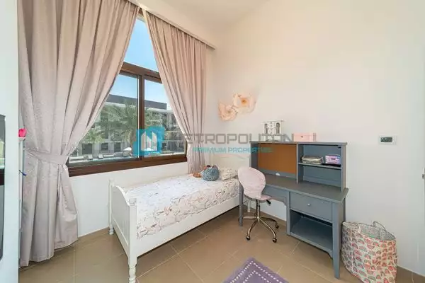 Flat 190m² in UAE, Dubai. Priced at 474434€ rent photo-9