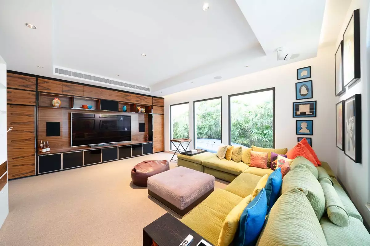 Villa 557m² in UAE, Dubai. Priced at 11324817€ rent photo-8