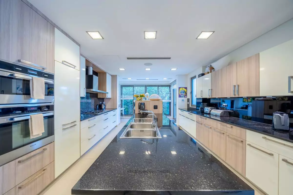 Villa 557m² in UAE, Dubai. Priced at 11324817€ rent photo-12