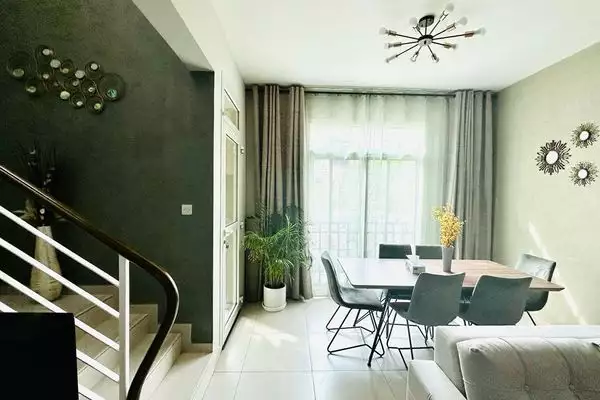 Townhouse 127m² in UAE, Abu Dhabi. Priced at 237230€ rent photo-2