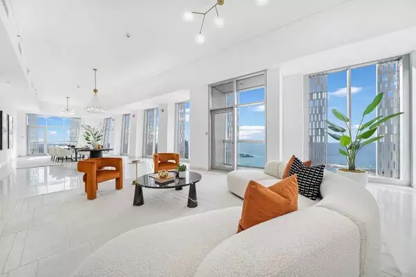 Flat 491m² in UAE, Dubai. Priced at 3695789€ rent photo-2
