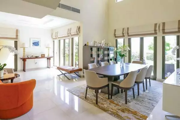 Villa 470m² in UAE, Dubai. Priced at 3745732€ rent photo-2