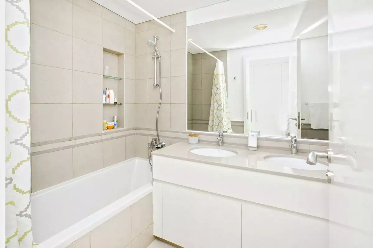 Flat 129m² in UAE, Dubai. Priced at 324630€ rent photo-9