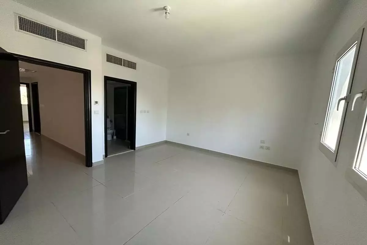 Villa 117m² in UAE, Abu Dhabi. Priced at 324630€ rent photo-2