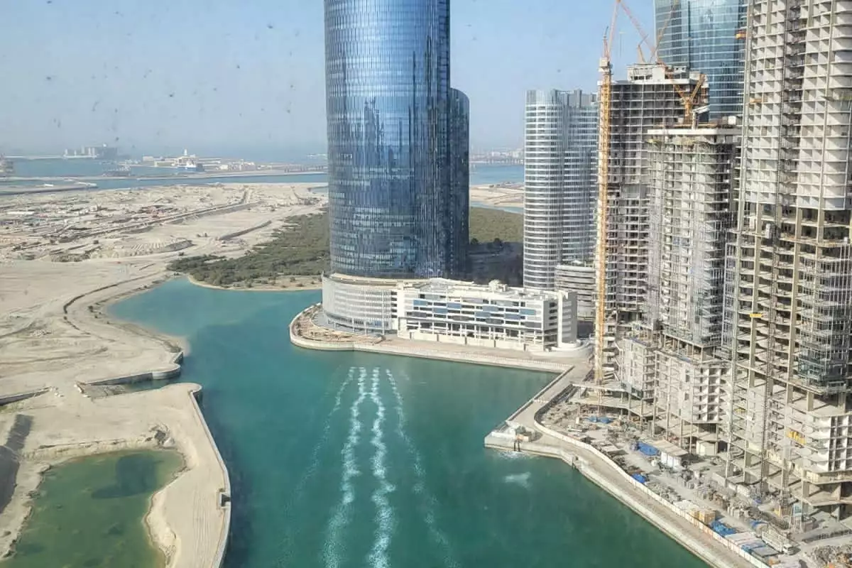 Flat 111m² in UAE, Abu Dhabi. Priced at 330610€ rent photo-1
