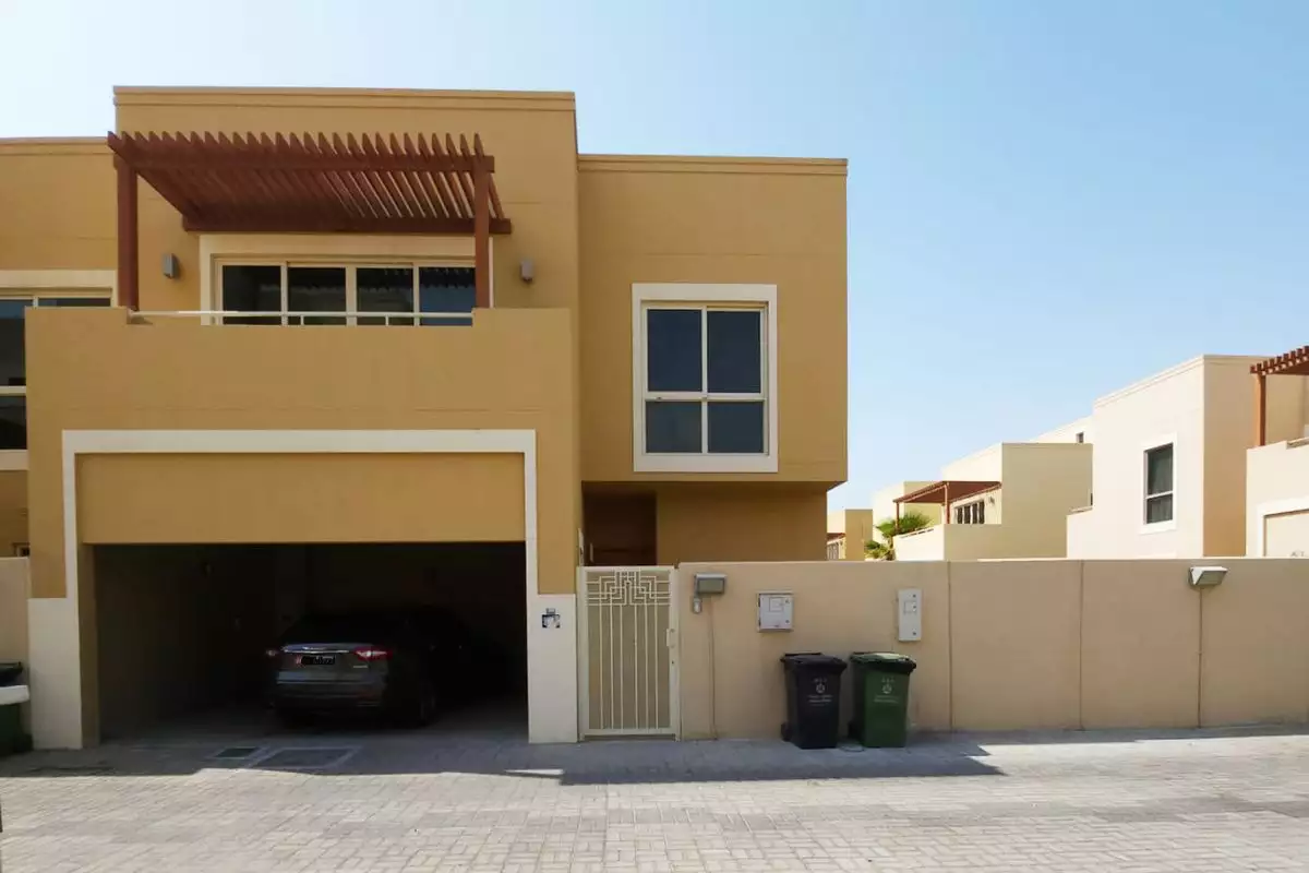 Townhouse 301m² in UAE, Abu Dhabi. Priced at 729822€ rent photo-1